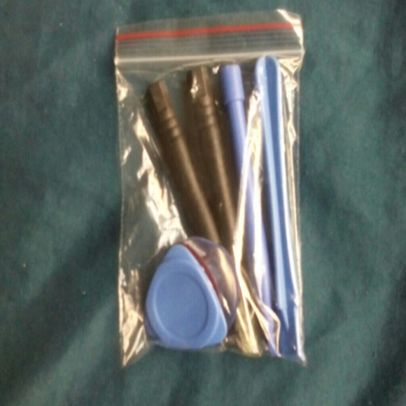 IPHONE BASIC REPAIR TOOL KIT - Picture 1 of 1