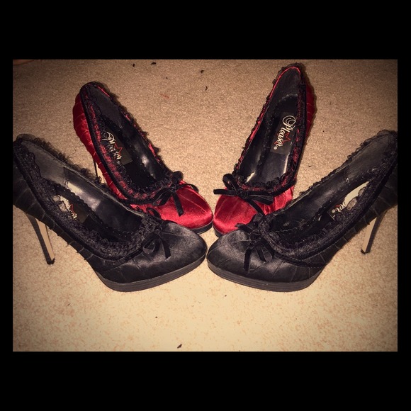 Bundle of sexy heels size 7 worn a couple times!:)