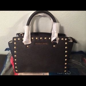 🚫SOLD🚫 Michael Kors studded Selma