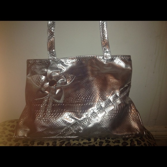 Silver Ladies Shoulder Bag Tote