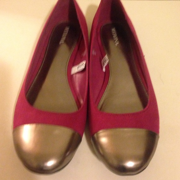Fuchsia color flats silver tip