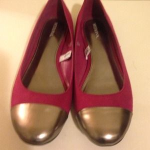 Fuchsia color flats silver tip