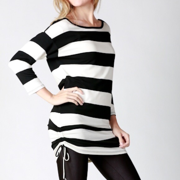The NEBRASKA striped top - BLACK - Picture 3 of 4