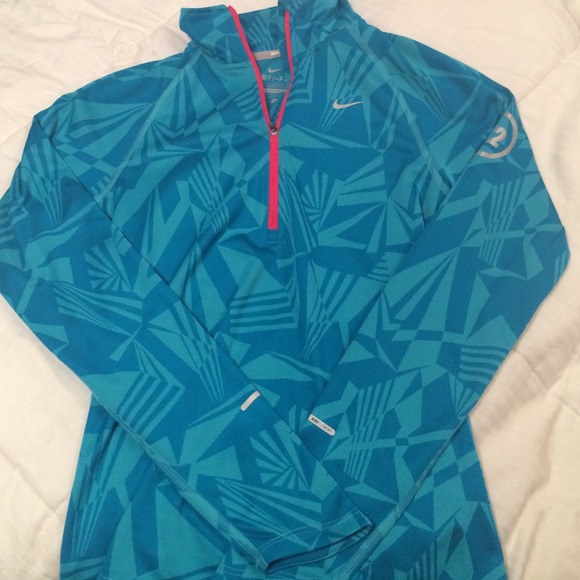 Nike Tops - Nike Dri-Fit running top