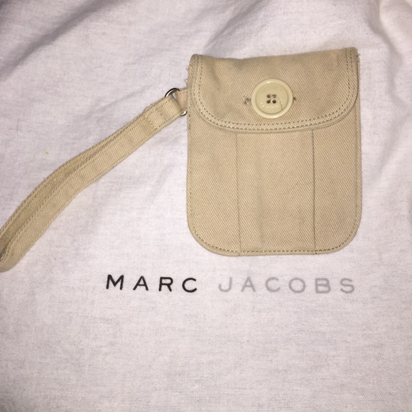 Marc Jacobs ivory wristlet bag clutch