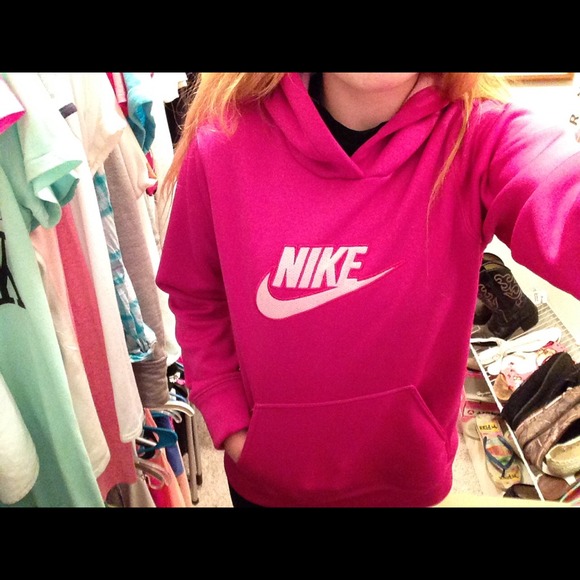 💢SOLD on VINTED💢 ThermaFit pink NIKE hoodie - Picture 3 of 4