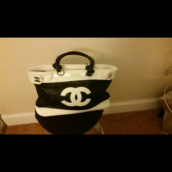 Chanel handbag no duster no card