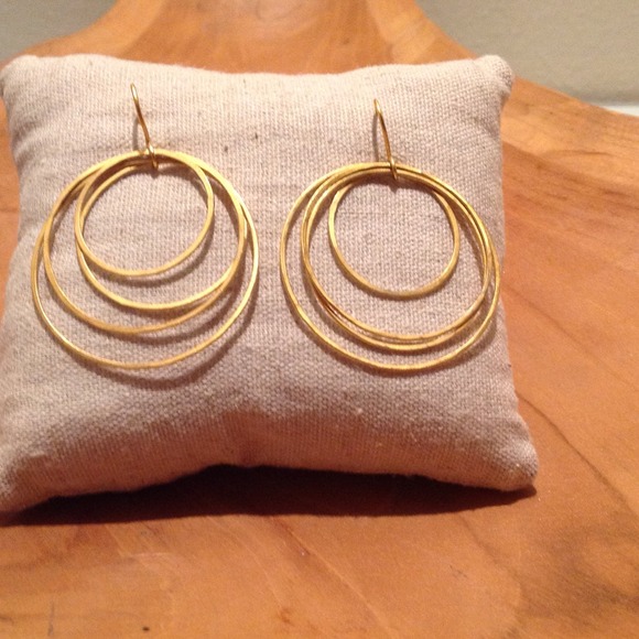 Noonday Collection Jewelry - SALE 🆕 Noonday Collection Soundwaves Earrings