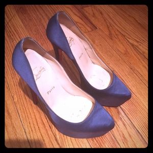 Christian Louboutin Daffodile Pumps Blue Satin