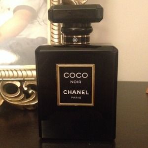 Chanel Noir + Chanel Box+ shopping bag + AmorAmor