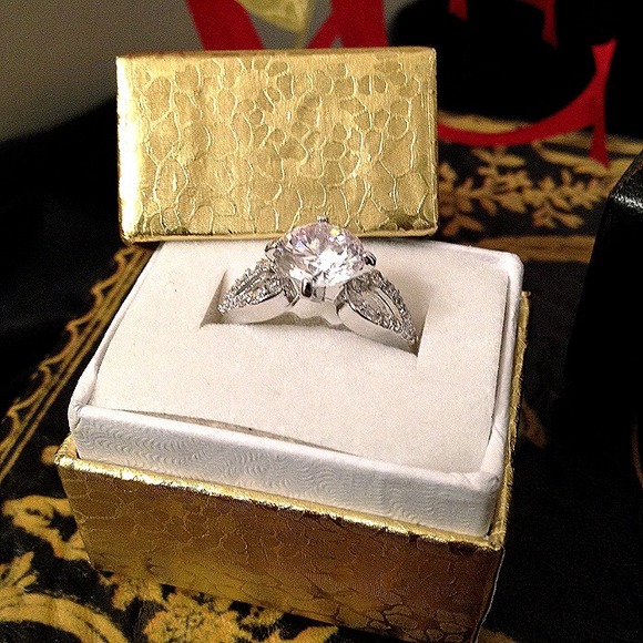 Jewelry - 🆕 Classic Style CZ Ring