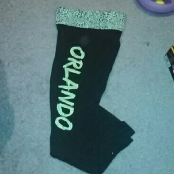 Green leapord yoga pants