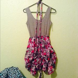 Very cute dress!