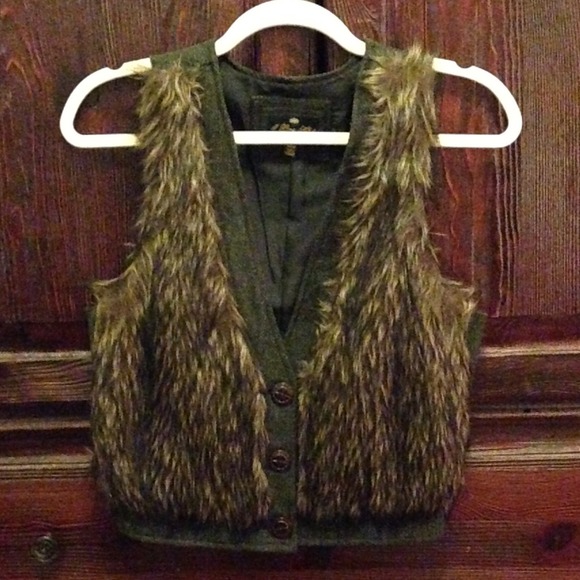 Forever 21 Faux Fur and Tweed vest