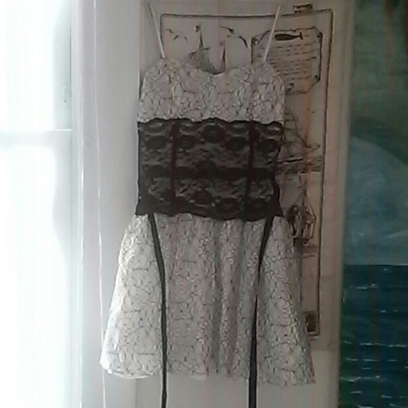 White & black short lace dress