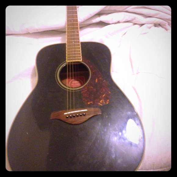 Guitar black