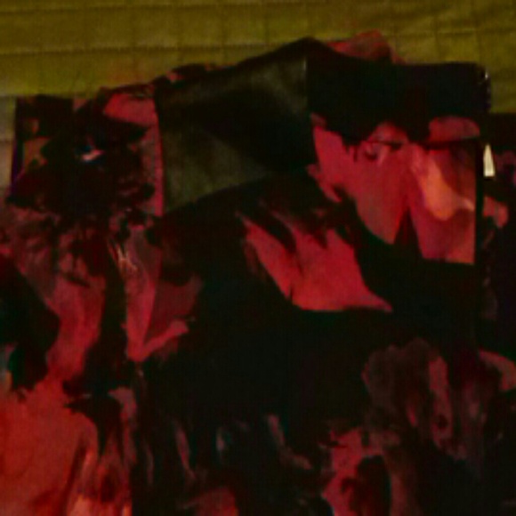 Blouse - Picture 2 of 2