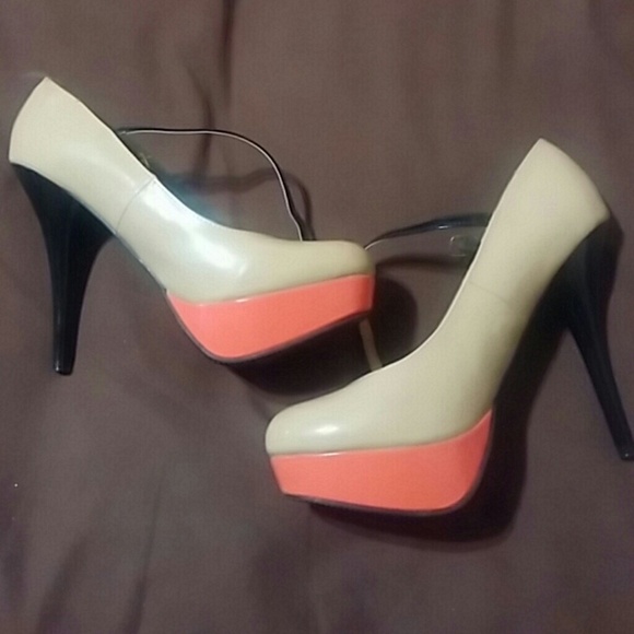 Shoes - Cute mary jane style pumps