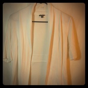 Express beautiful, beige cardigan!