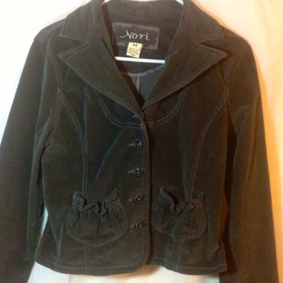 Cute grey, fitted corduroy jacket!