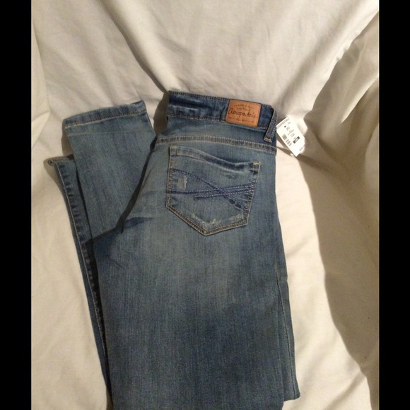 New Aeropostale Lola Jegging size 2 Short