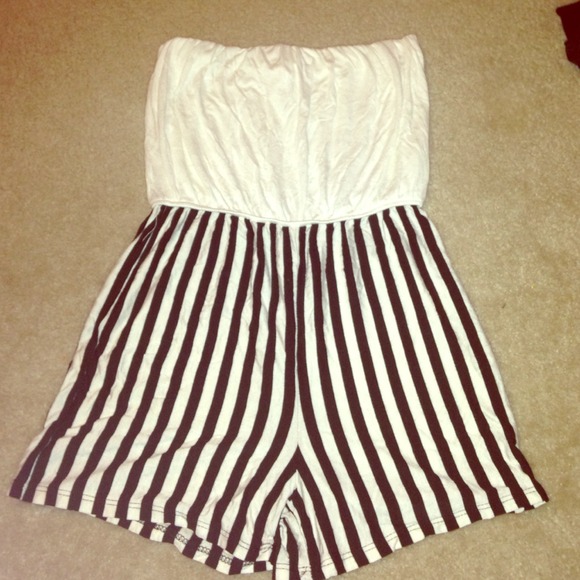 Body Central Other - White pin stripped romper Limited sale❤️❤️❤️