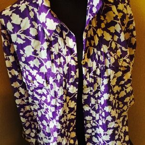 Chico's purple and white flowered top