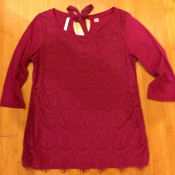 LC Lauren Conrad Tops - Cranberry top with eyelash lace detail