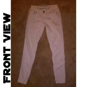 White skinny jeans