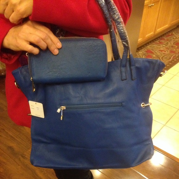 Sold - Picture 3 of 4