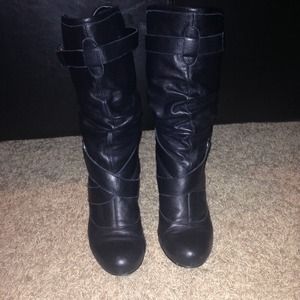 Get ready for fall!! Steve Madden black boots!
