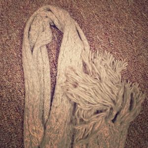 NWOT Gray Knit Aeropostale Scarf