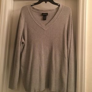 Gray long sleeve ribbed shirt