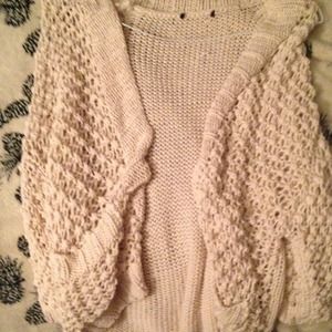White/cream cardigan