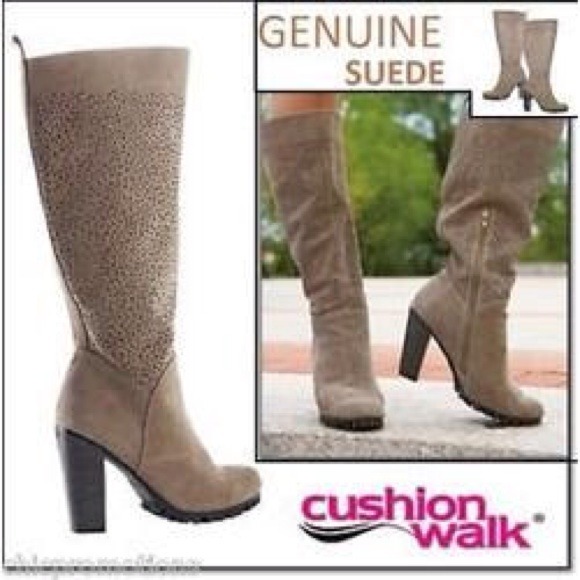 Suede cushion walk boots size 11 - Picture 2 of 4