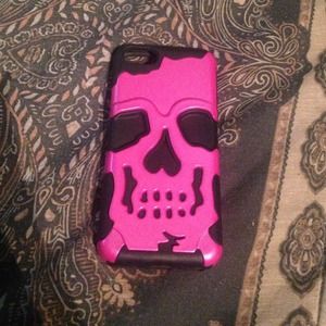 Pink and black iPhone 5C skull case