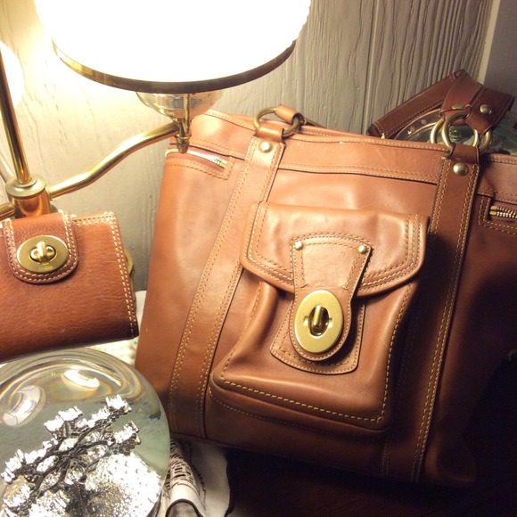 Coach GIGI and wallet match PERFECTLY - Picture 2 of 4