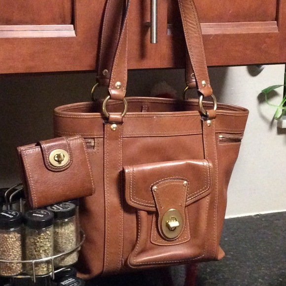 Coach GIGI and wallet match PERFECTLY - Picture 3 of 4