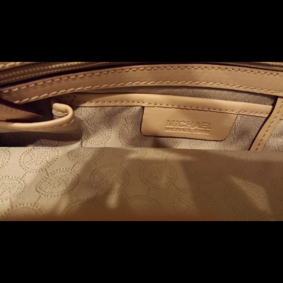 Michael Kors Large Vanilla tote - Picture 4 of 4