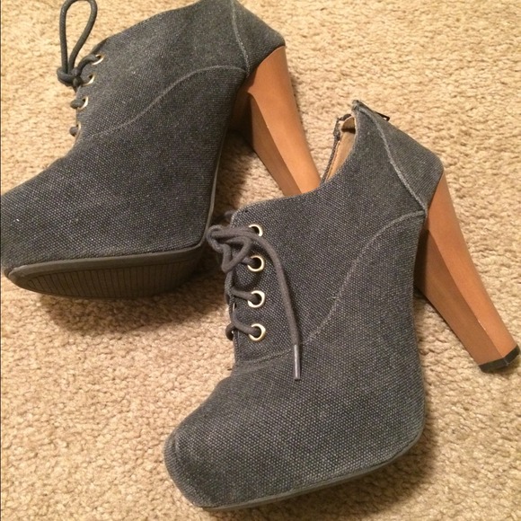 Qupid Oxford stye heels - Picture 1 of 3