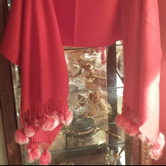 RED WRAP - Picture 3 of 4