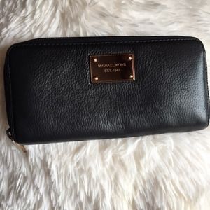 Micheal Kors Wallet