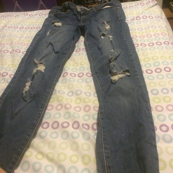 Forever 21 ripped skinny jeans