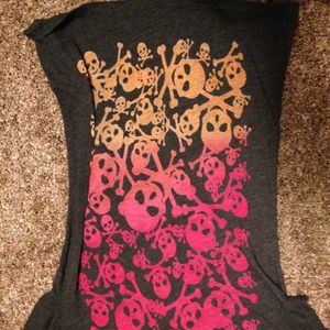 Fitted skull shirt