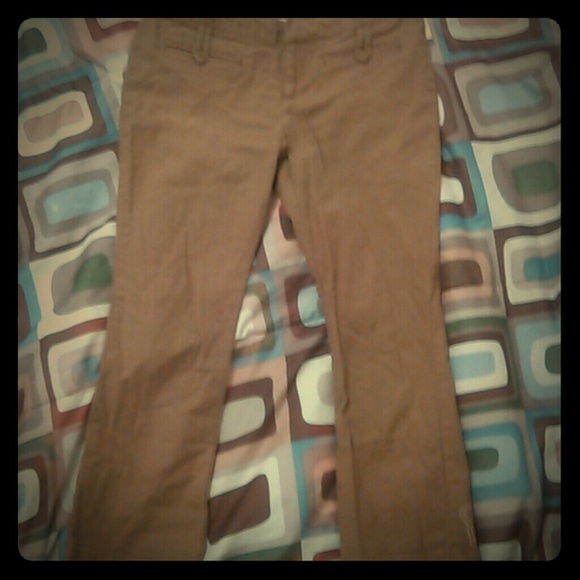 Back Pocket Less Capris