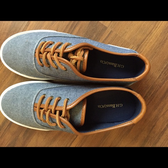 G.H. Bass Women's Sneakers size 7.5 - Picture 2 of 3