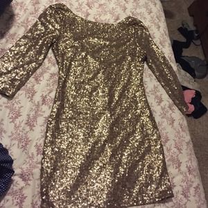 Beautiful gold sequin dress