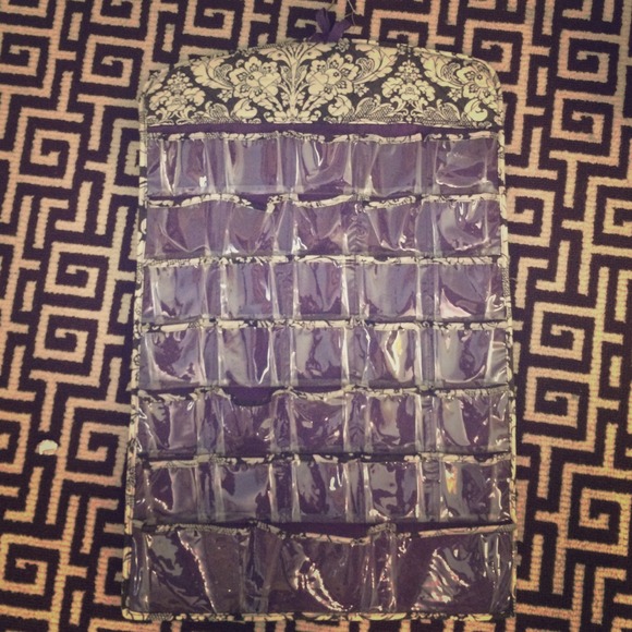 Patterned dual-side jewelry organizer