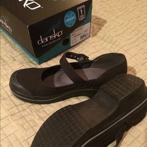 Dansko black canvas Valerie shoes