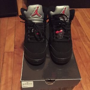 Size 4y Black/Metallic Retro Jordan 5's .